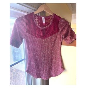 Light knit lace pinkish red and white shirt NOBO